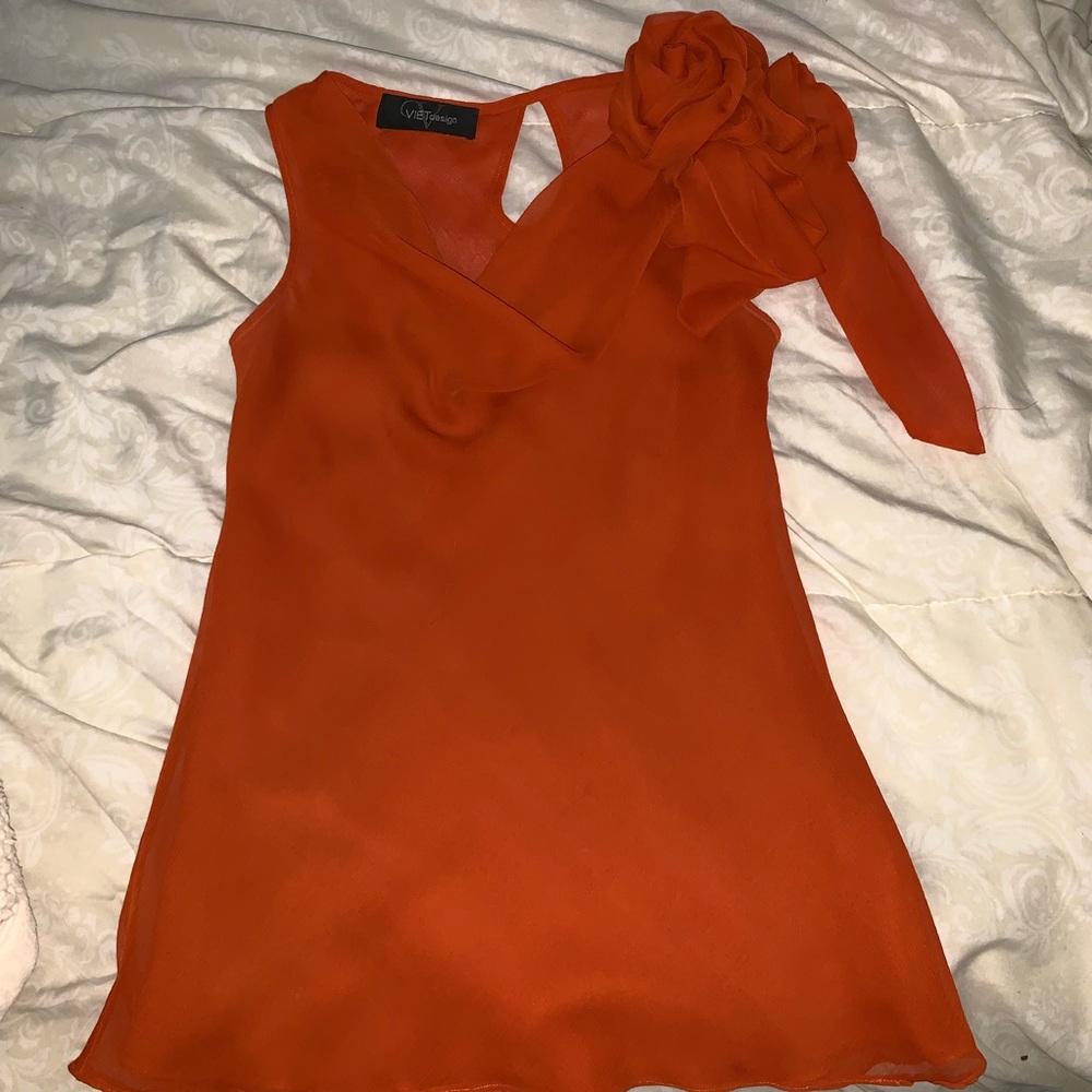 Desgined top!! Wear only 1! Super nice material